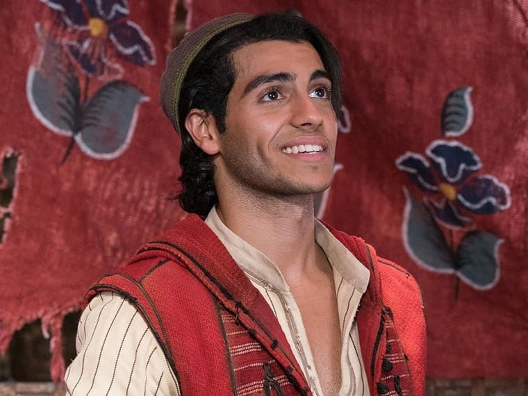 Mena Massoud Fortune: L’évolution de la fortune de la star d’Aladdin en 2025