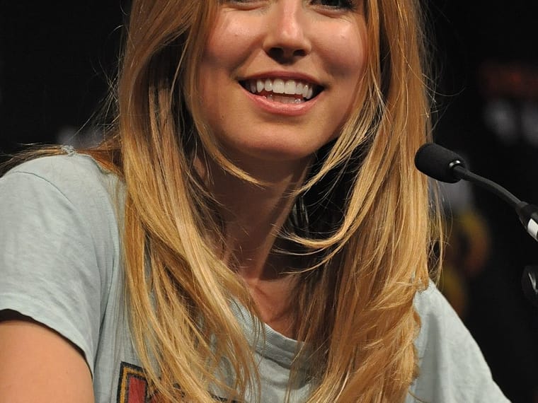 Sarah Carter : geschat vermogen, carrière in Hollywood en recente projecten in 2025