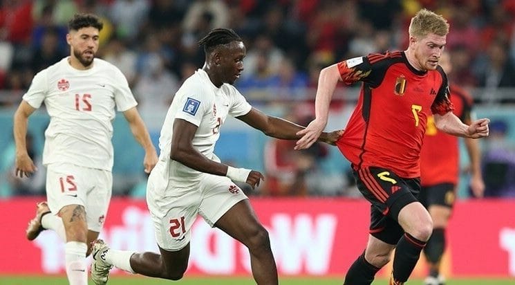 Kevin De Bruyne: Ascension à 98M€, Génie du Milieu à Manchester City