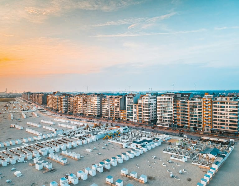 Dirk Cavens: 195M€, Architecte du Changement Immobilier en Flandre