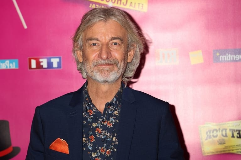 Gilles Verdez : Entdecken Sie die 6 Millionen Euro hinter seinem medialen Erfolg