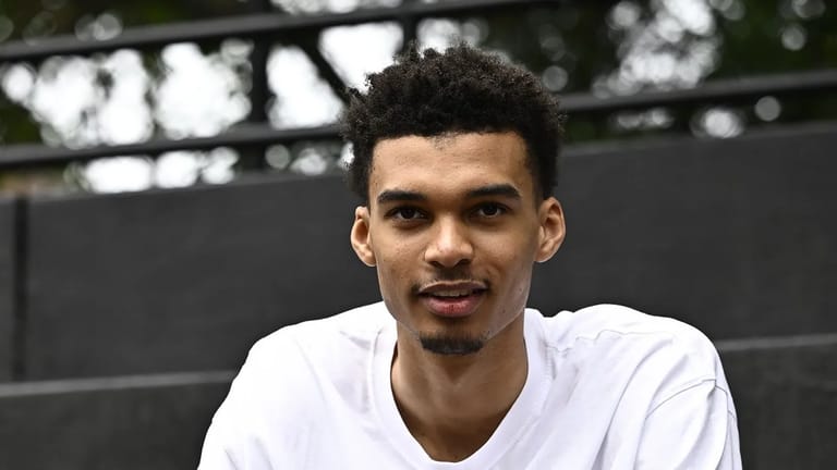 Victor Wembanyamas Gehalt: Analyse des Einkommens des französischen Basketballspielers im Jahr 2025