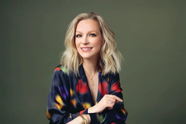 Vermögen Annie Villeneuve: Die Entwicklung ihrer Musikkarriere in 2025