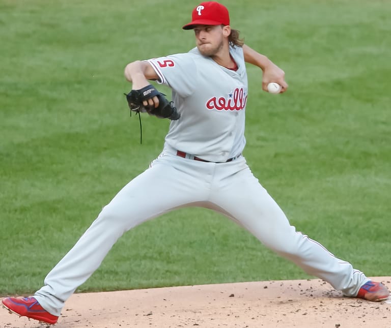 Aaron Nola : 35 Millionen € Vermögen in 2025 – Verträge, Gehalt und Vermögensstrategie des Meister-Pitchers