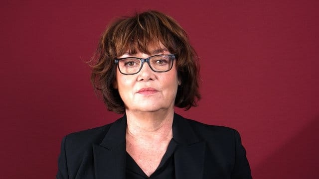 Nathalie Saint-Cricq: Ihr Enthülltes Vermögen, ihre Familie und ihre Einnahmen in 2025