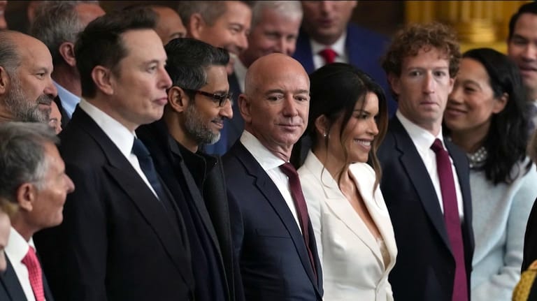 Les hommes les plus riches du monde en 2026 : le top 10 Forbes et Bloomberg